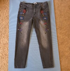 Kensie, Vintage Dark Gray Skinny Jeans with Floral Embroidery